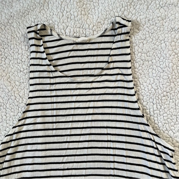 Garage Summer  Dress - Picture 4 of 8